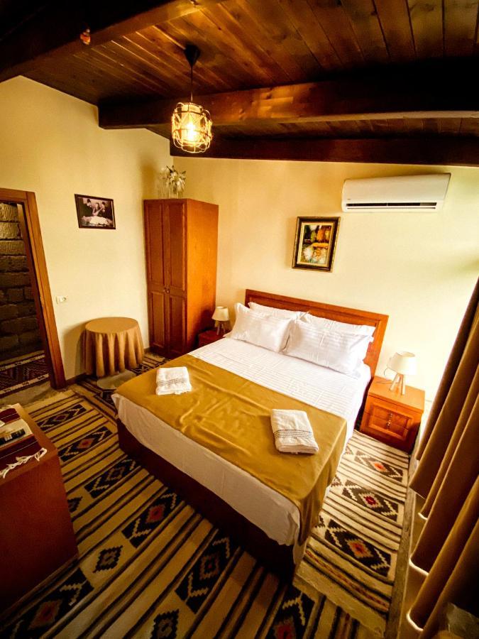 Hotel Iliria Canaj Exterior foto